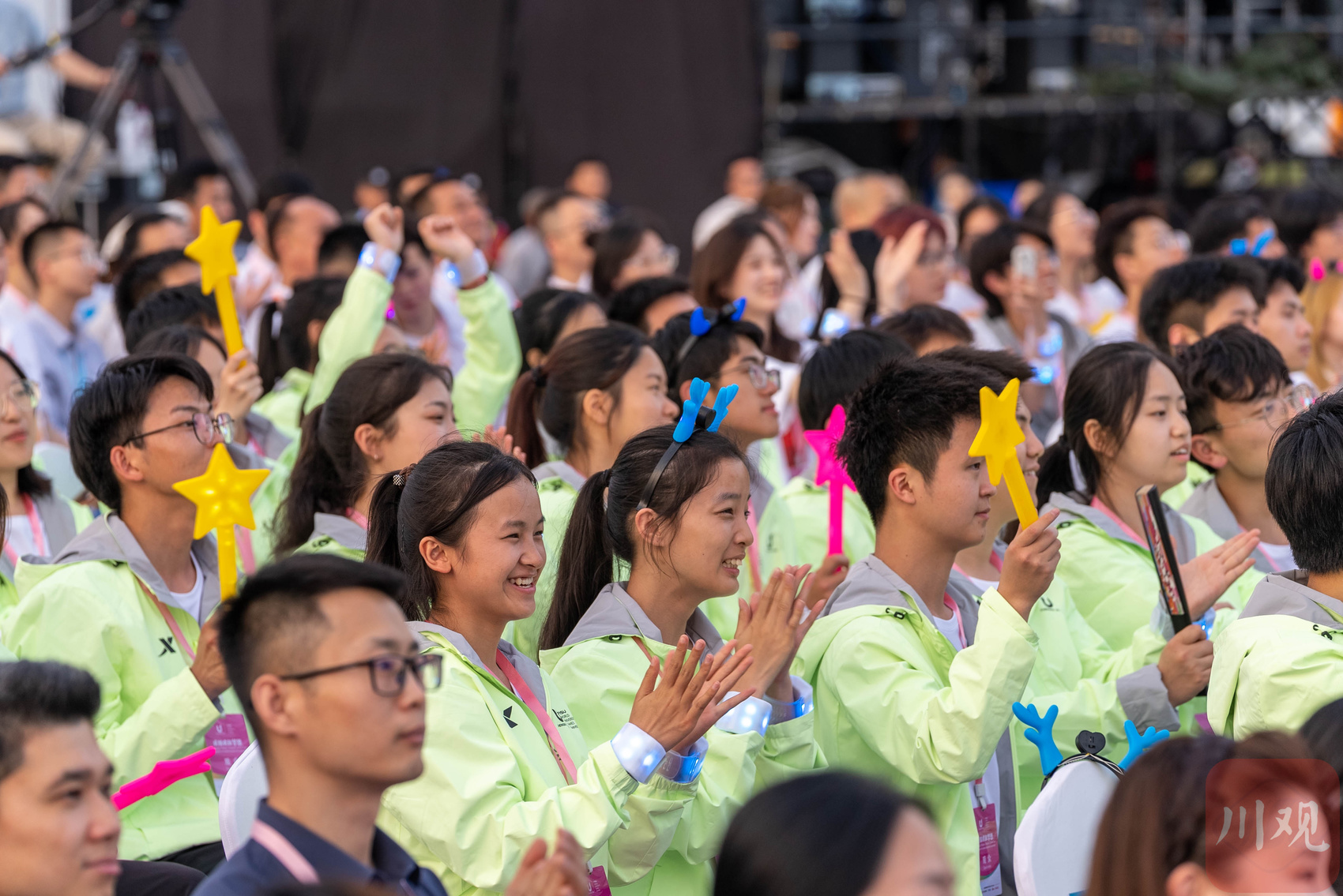 成都大運(yùn)會(huì)官方服飾、推廣歌曲相繼發(fā)布 第 2 張