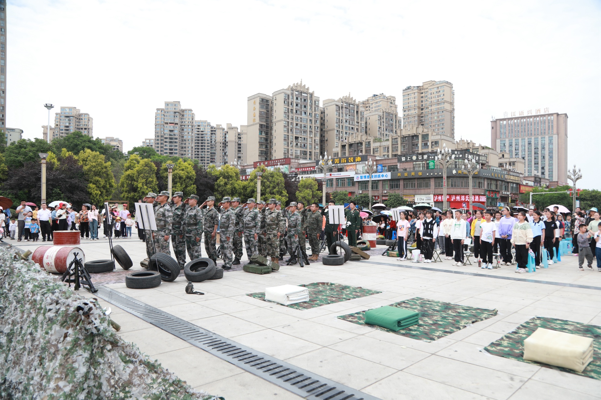 合江：退役老兵開展“愛我中華 致敬迷彩”愛國(guó)擁軍活動(dòng) 第 1 張