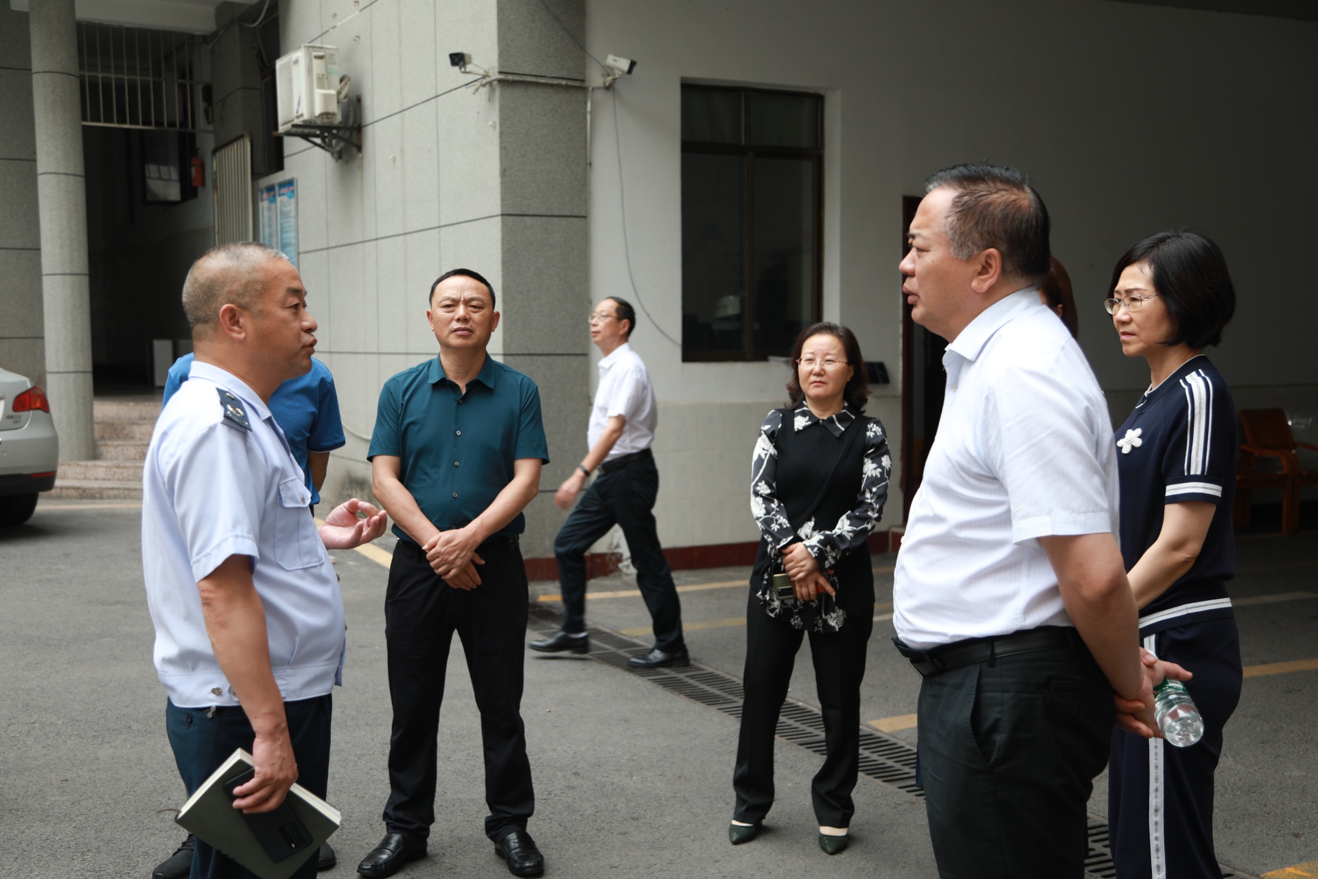 瀘州市人大常委會到合江開展《四川省優(yōu)化營商環(huán)境條例》執(zhí)法檢查 第 2 張