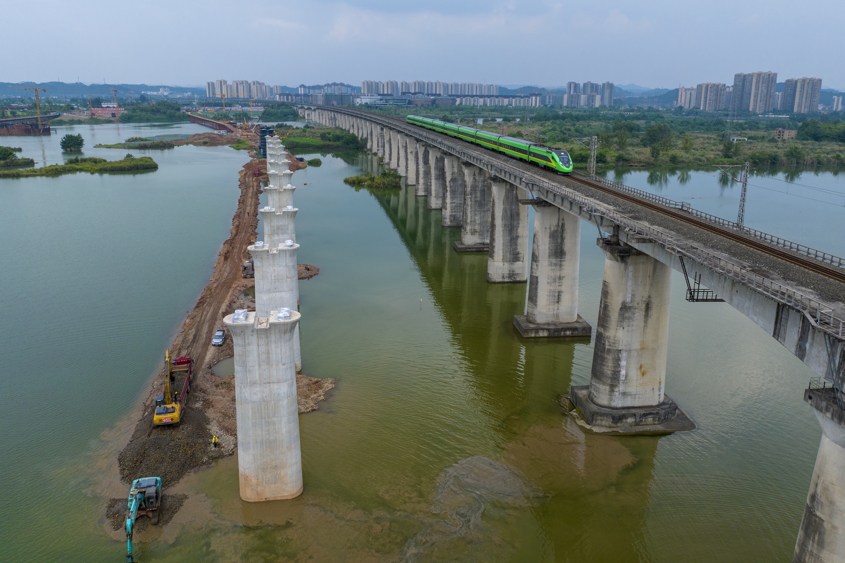 四川鐵路干線建設(shè)加速，前五月完成投資同比增長(zhǎng)7.4% 第 1 張