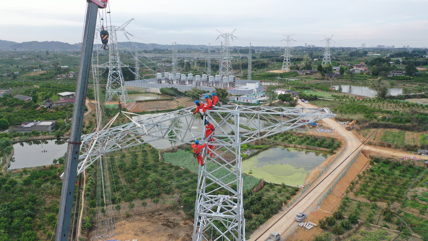 備戰(zhàn)用電高峰·三問丨第一問：電網短板補得如何,？ 第 2 張